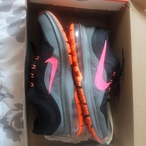 NIKE AIR MAX  DYNASTY 2